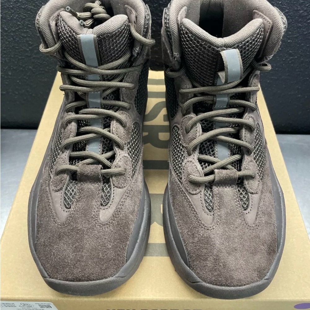 Yeezy desert boots oil